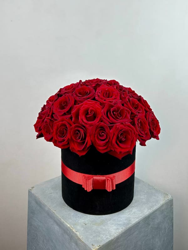 40 Kırmızı Gül Siyah Kutuda