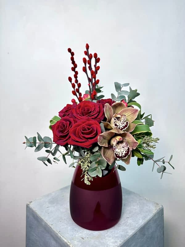 Bordo Vazoda Kırmızı Gül Cymbidium Aranjman
