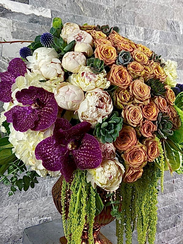 Dijon Bronz Vazoda Cappucino Gül Aranjman