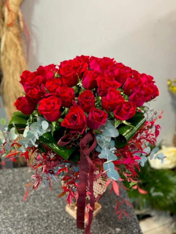 Bronz Vazoda 41 Gül Deluxe Aranjman