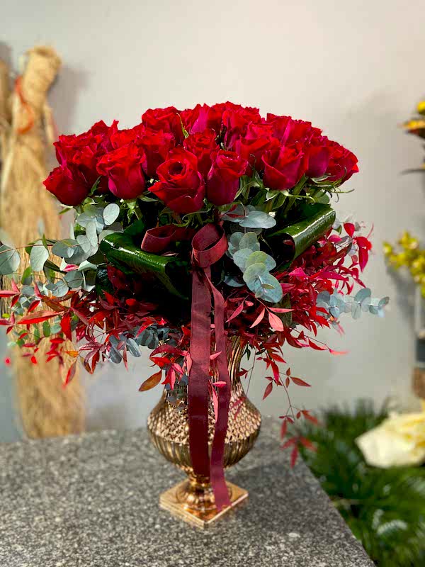 Bronz Vazoda 41 Gül Deluxe Aranjman