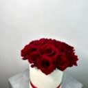 Beyaz Kutuda Kırmızı Güller