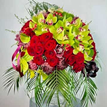 Ruby Deluxe Cam Vazoda Kırmızı Güller