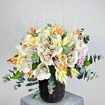 Koyu Taş Vazoda Soft Simbidyum Aranjman