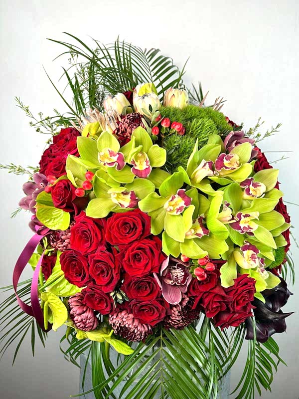 Ruby Deluxe Cam Vazoda Kırmızı Güller