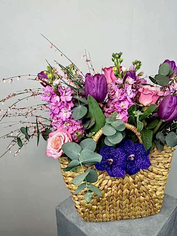 Sepette Pembe Gül Mor Lale Aranjman