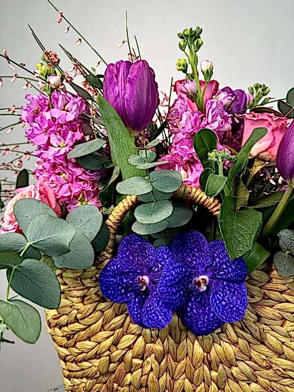 Sepette Pembe Gül Mor Lale Aranjman