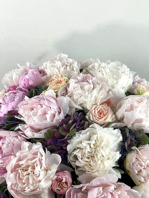 Pluffy Şakayık Kutu Aranjman