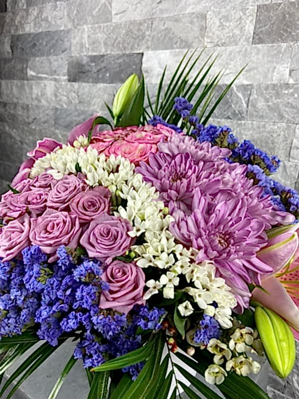 Pembe Lilyum ve Güller Aranjman