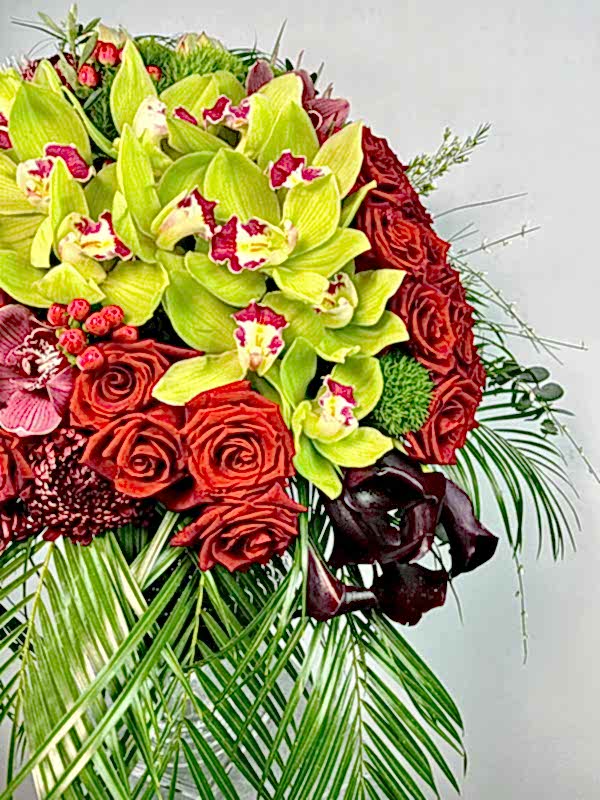 Ruby Deluxe Cam Vazoda Kırmızı Güller