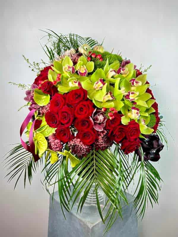 Ruby Deluxe Cam Vazoda Kırmızı Güller