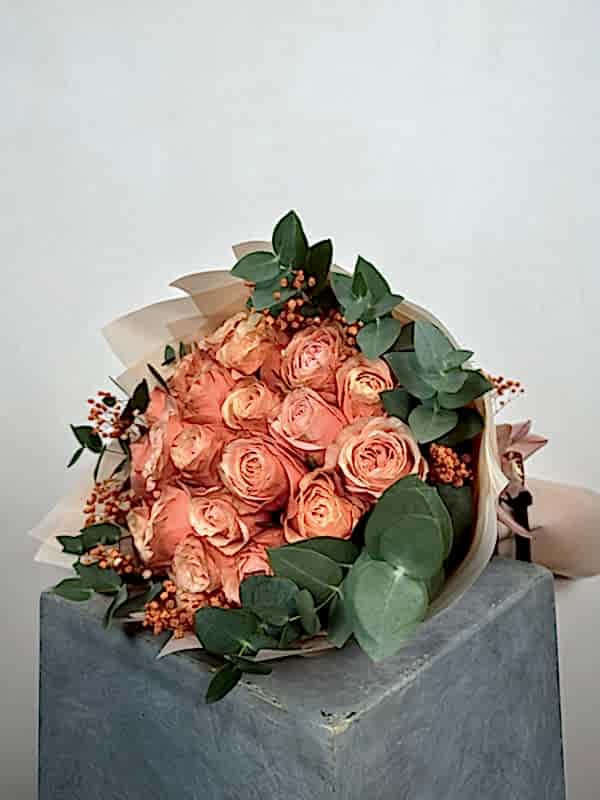 Kahala Gül ve Okaliptus Buketi