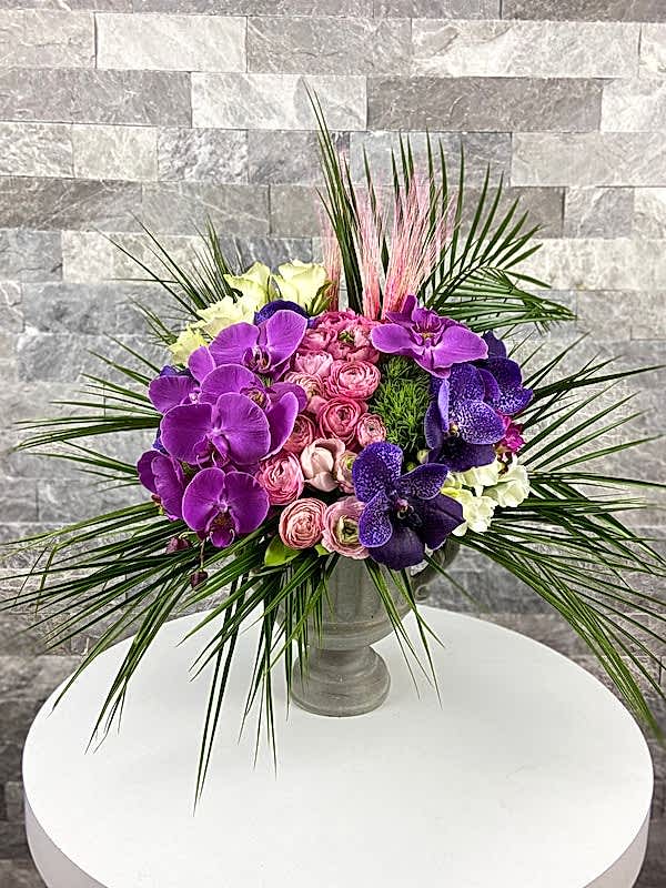 Taş Vazoda Pembe Orkide Aranjman