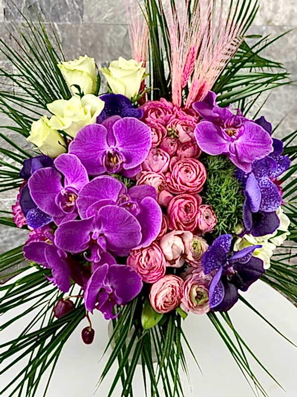 Taş Vazoda Pembe Orkide Aranjman